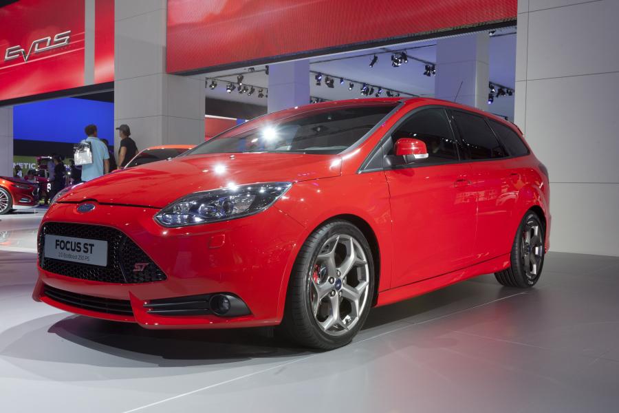  Ford Focus ST Wagon 2011 года  (фото 7 из 13)